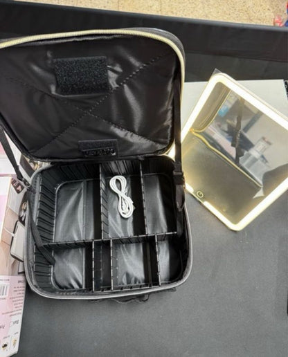 MALETÍN DE MAQUILLAJE CON ESPEJO LED PORTÁTIL