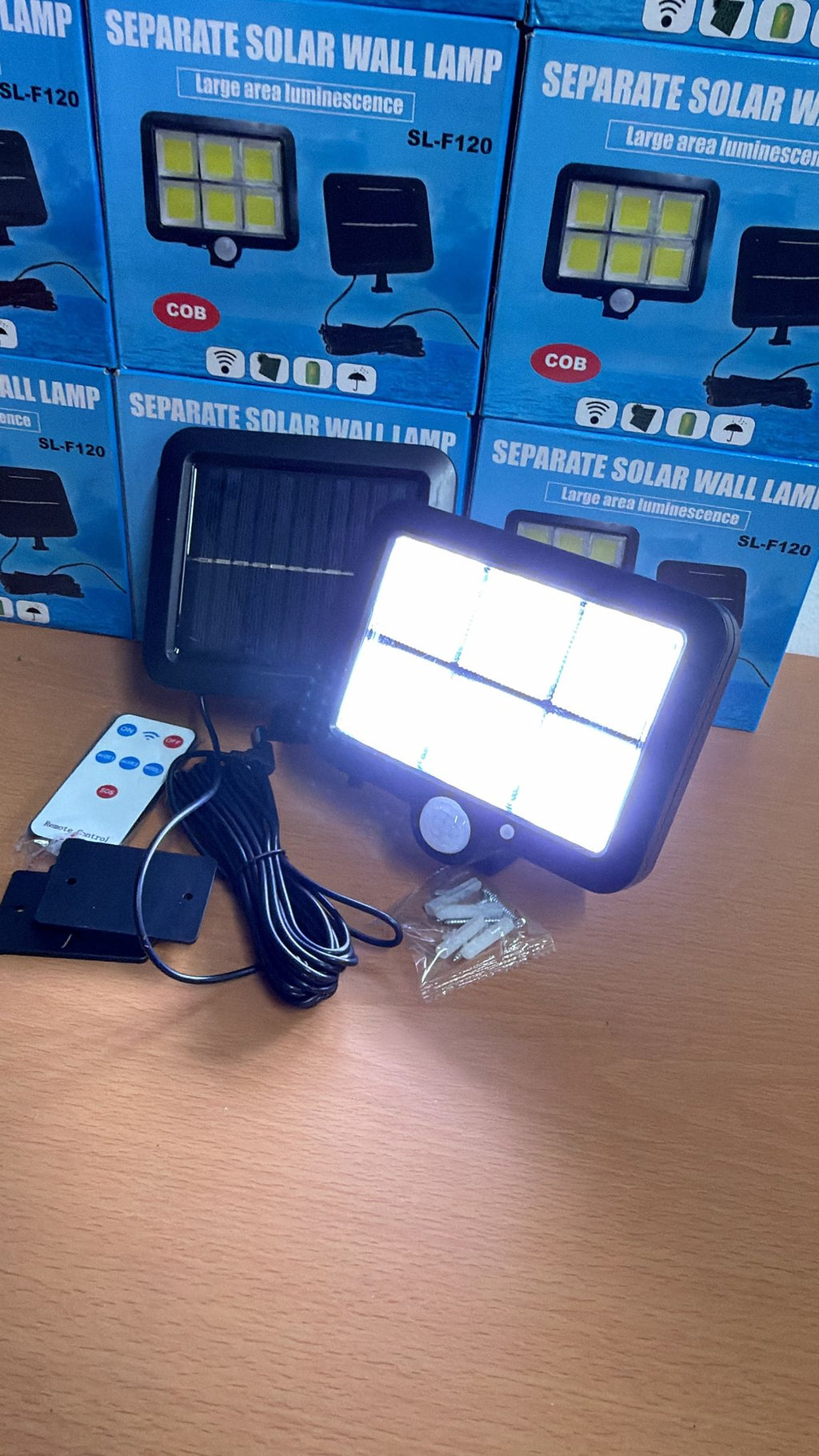 Lámpara Solar de Pared SL-F120,  sistema de iluminación exterior con mando